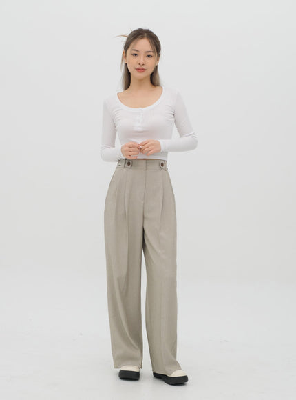 正面鈕扣低圓領長袖 T 卹 CM2