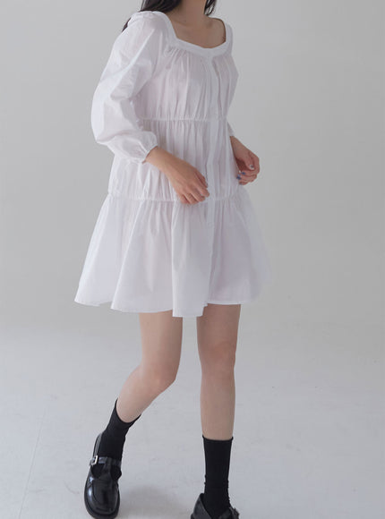 方領分層迷你連衣裙