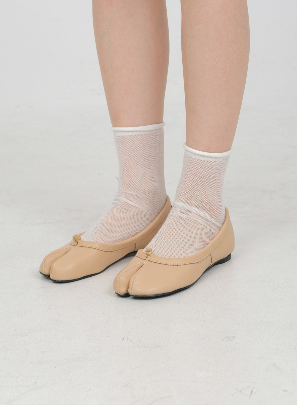 Flat Shoes with Toe Split OA22