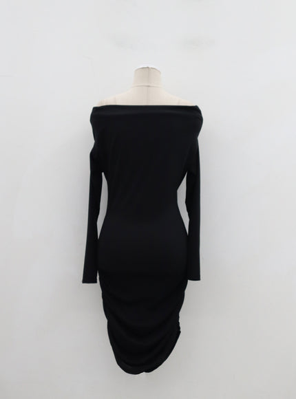 露肩迷你連衣裙 IJ331