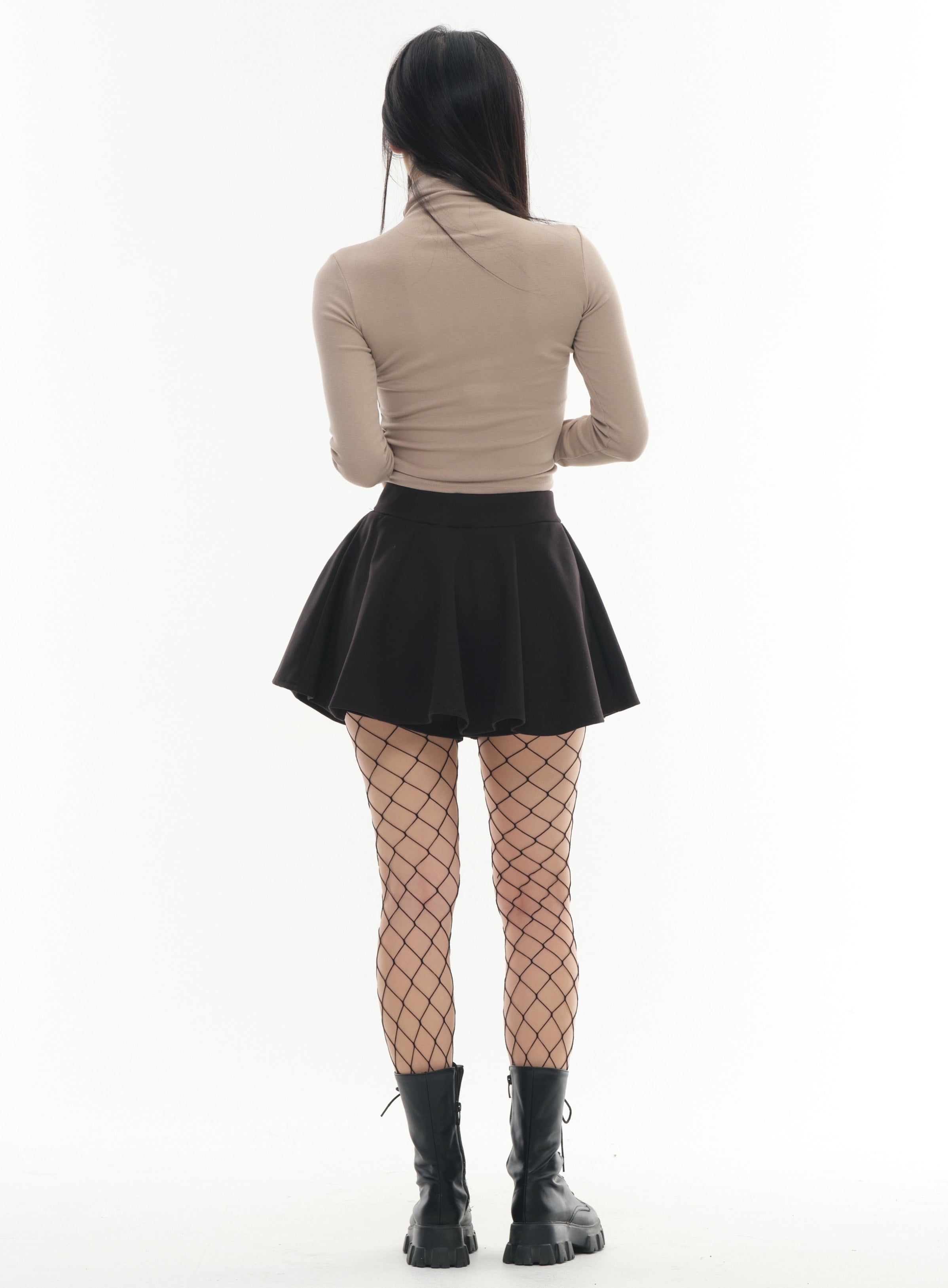 Instagram의 Janine Le  Houston REALTOR®님 : Black mini skirts and fleece  lined leggings >>> mini skirt is 30% off and leggings are about $20!