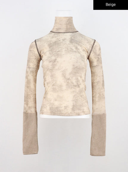 knit-sleeve-printed-turtleneck-top-cn306 / Beige