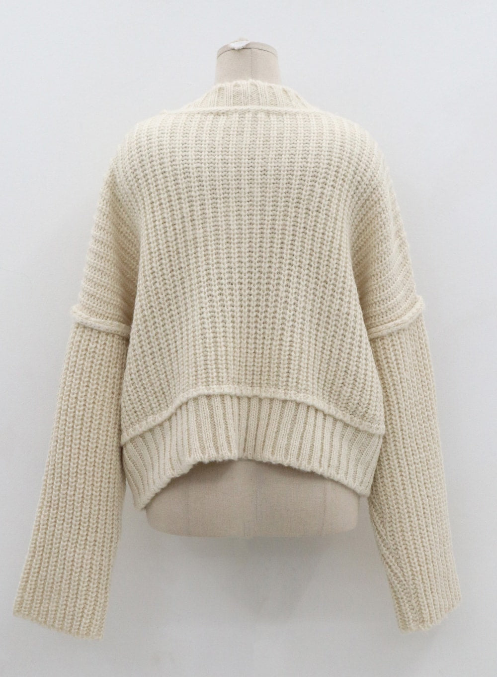 Wide V-Neck Knit CN16 - Lewkin