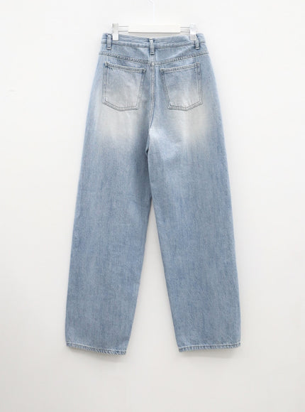 Light Wash Wide Jeans CM321