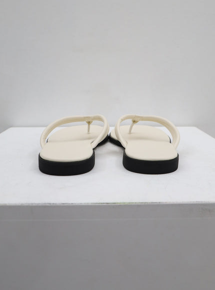 米色人字拖 CU21