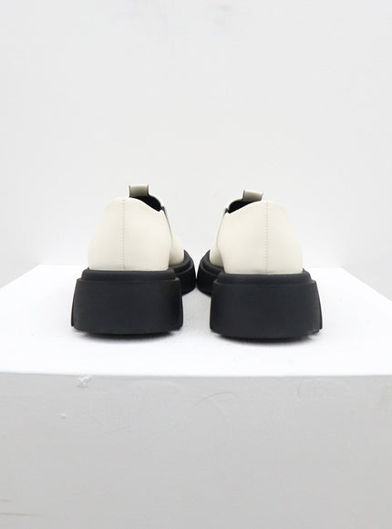 Round Toe Platform Loafer CM317