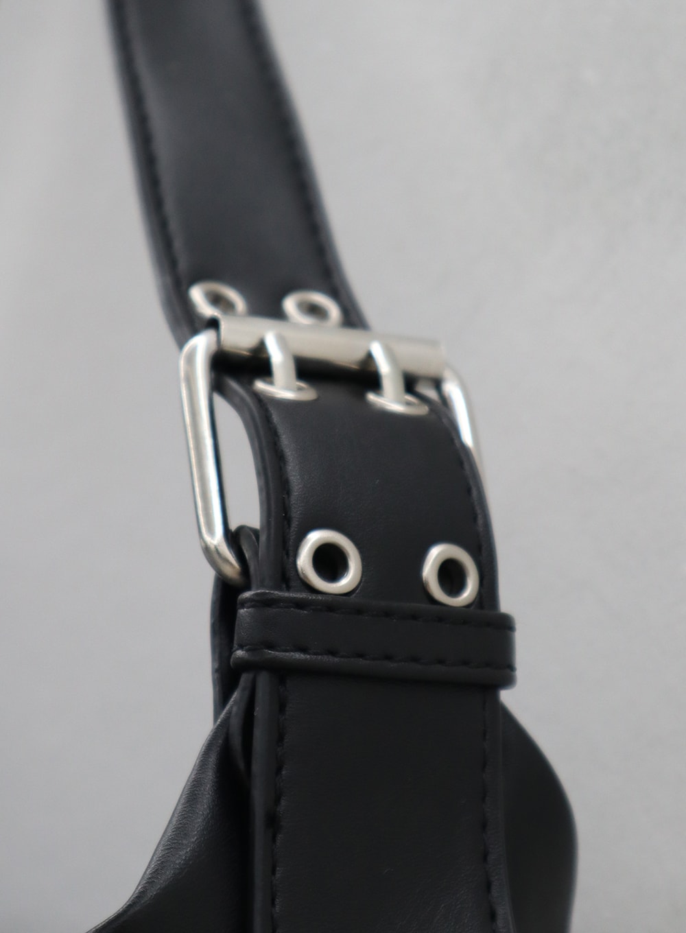 Buckle Detail Shoulder Bag BG25