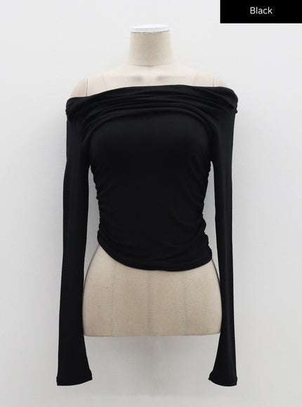 露肩短款上衣 CF322