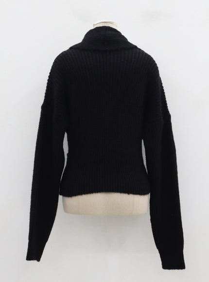 Off-Shoulder V-Neck Crossed Sweater CD19