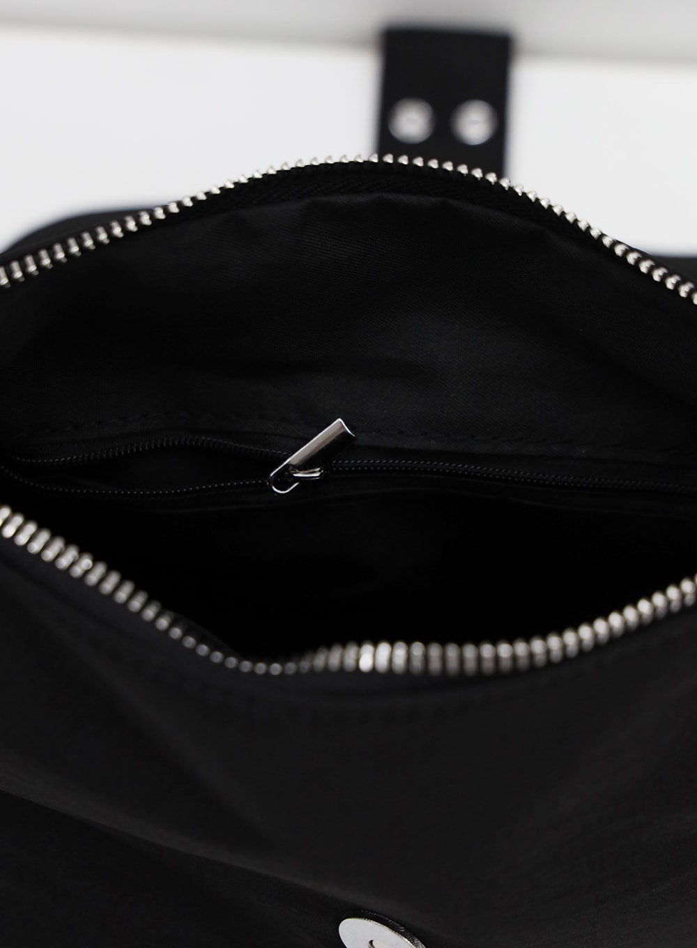 Side Pocketed Belted Bag BU12
