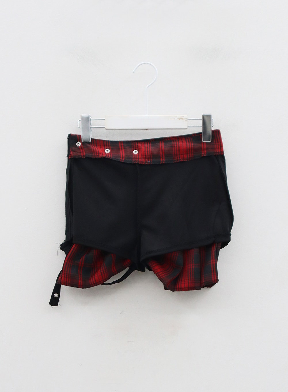 Layered Plaid Pleated Mini Skirt And Short Pants BN22 - Lewkin