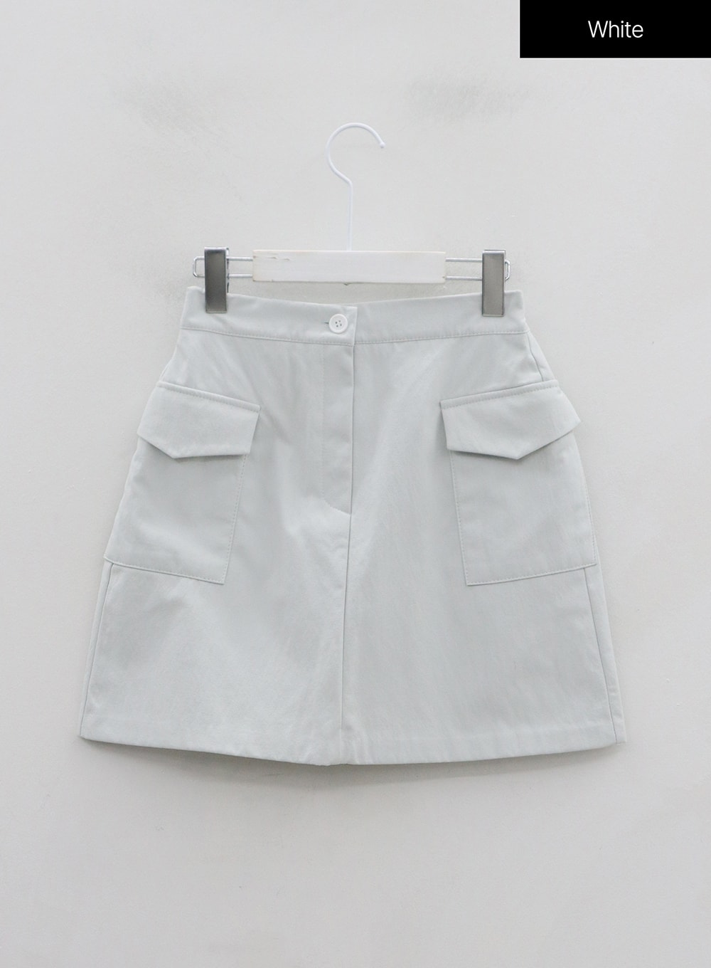 White a line 2025 mini skirt with pockets