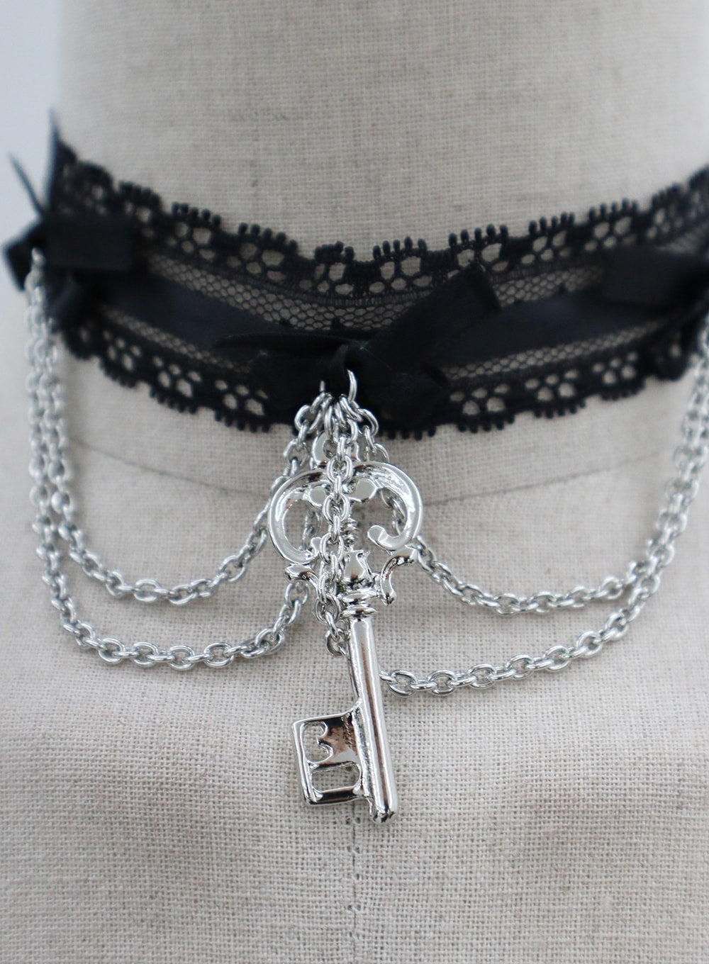 Key Chain Choker Necklace BD09 - Light Gray One Size